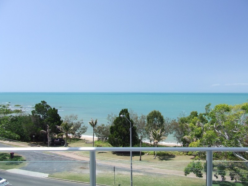 Unit 206 / 239 Esplanade, Pialba QLD 4655