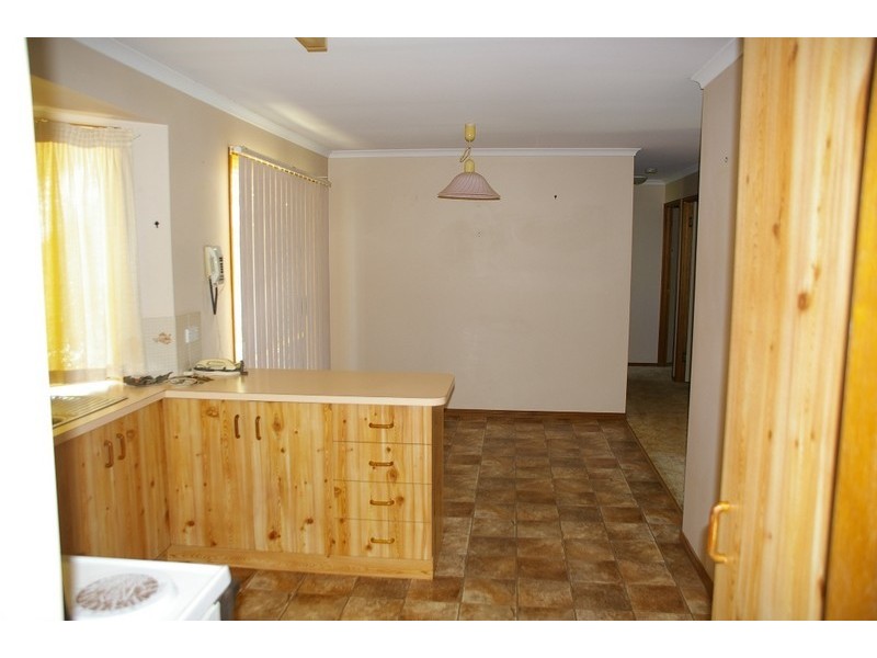 36 William Street, Urangan QLD 4655