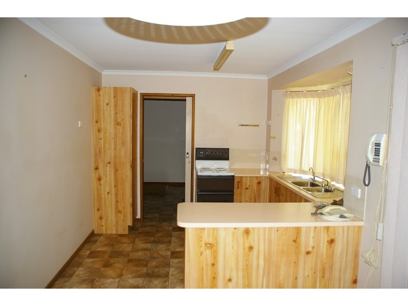 36 William Street, Urangan QLD 4655