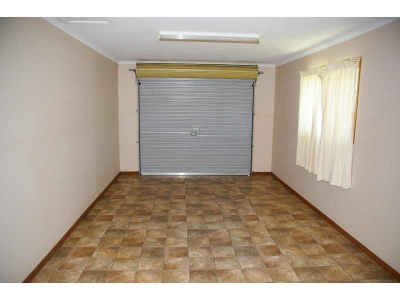 36 William Street, Urangan QLD 4655