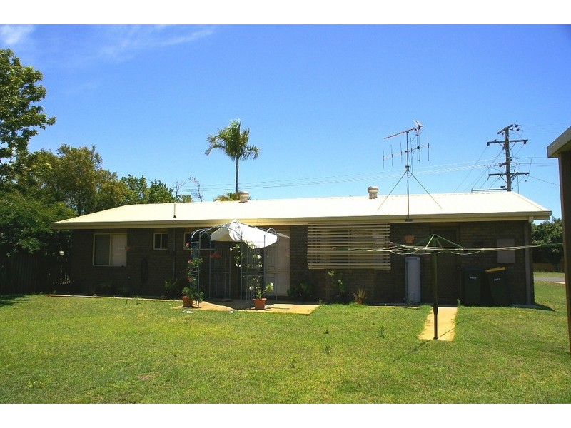 36 William Street, Urangan QLD 4655