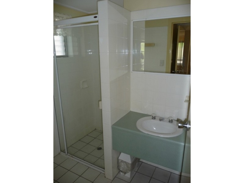 12 / 477 Esplanade, Torquay QLD 4655