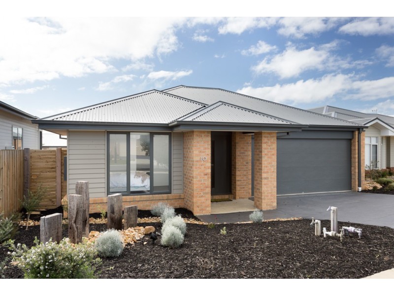 10 Shoalhaven Road, Cowes VIC 3922