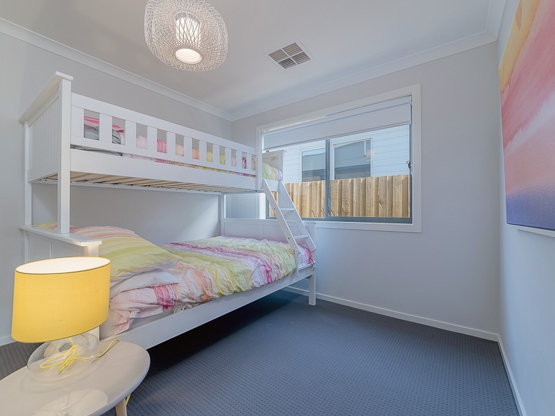 10 Shoalhaven Road, Cowes VIC 3922