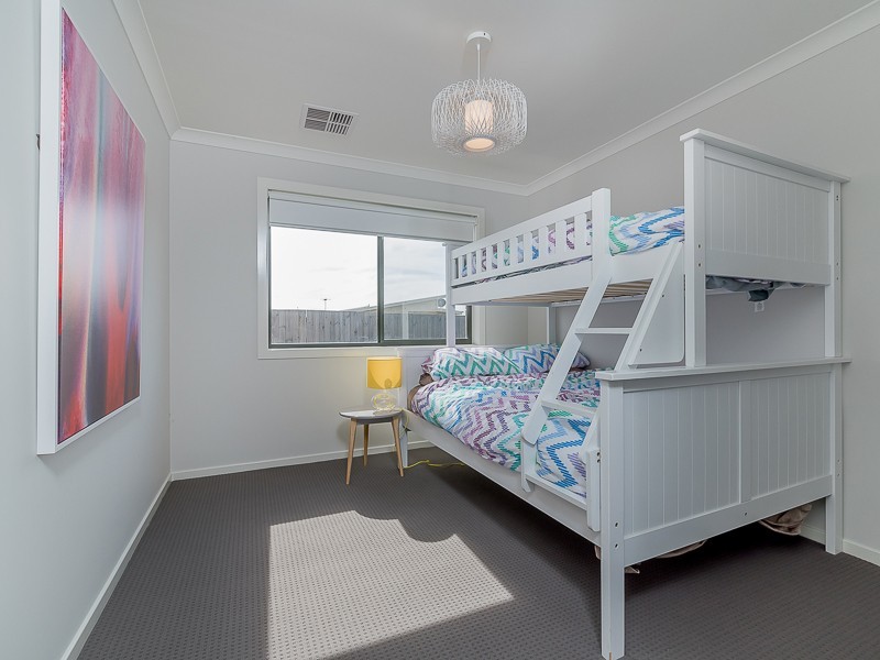 10 Shoalhaven Road, Cowes VIC 3922