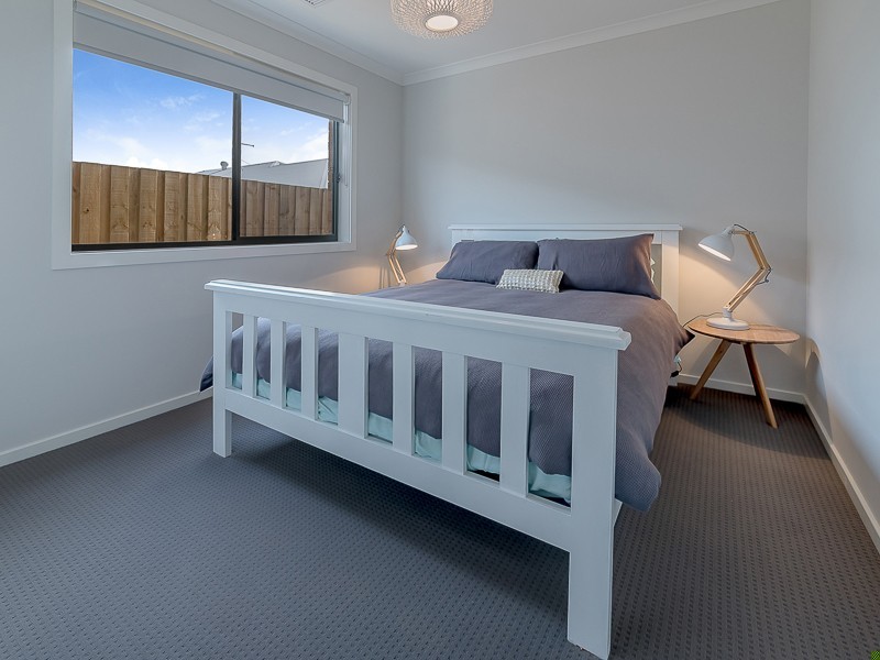 10 Shoalhaven Road, Cowes VIC 3922