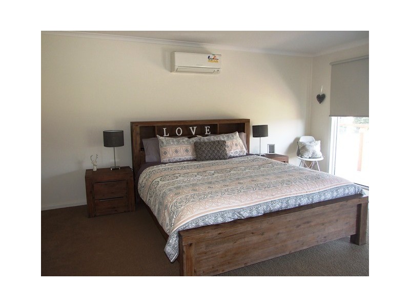 2 Coramba Court, Cowes VIC 3922