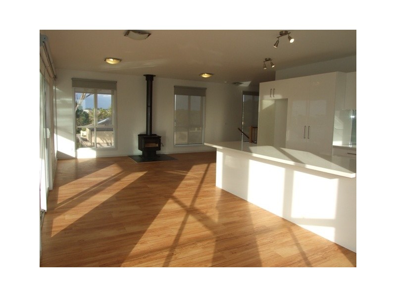 6 Silverstone Drive, Cowes VIC 3922