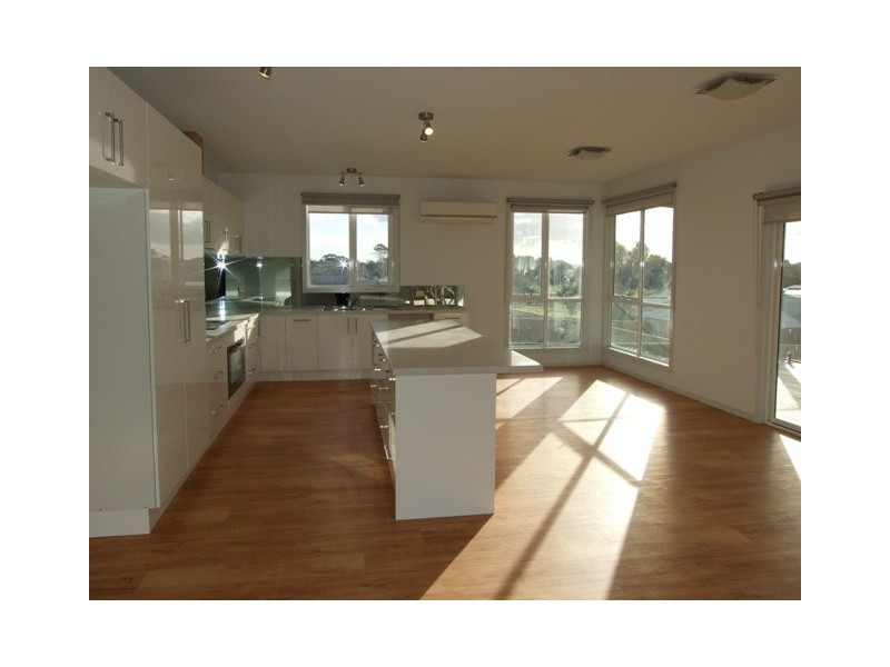 6 Silverstone Drive, Cowes VIC 3922