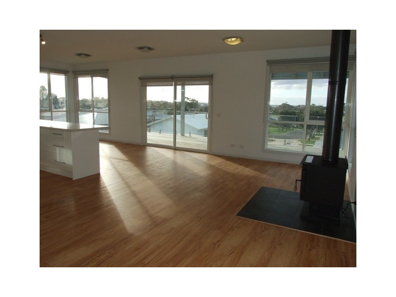 6 Silverstone Drive, Cowes VIC 3922