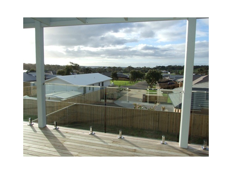 6 Silverstone Drive, Cowes VIC 3922