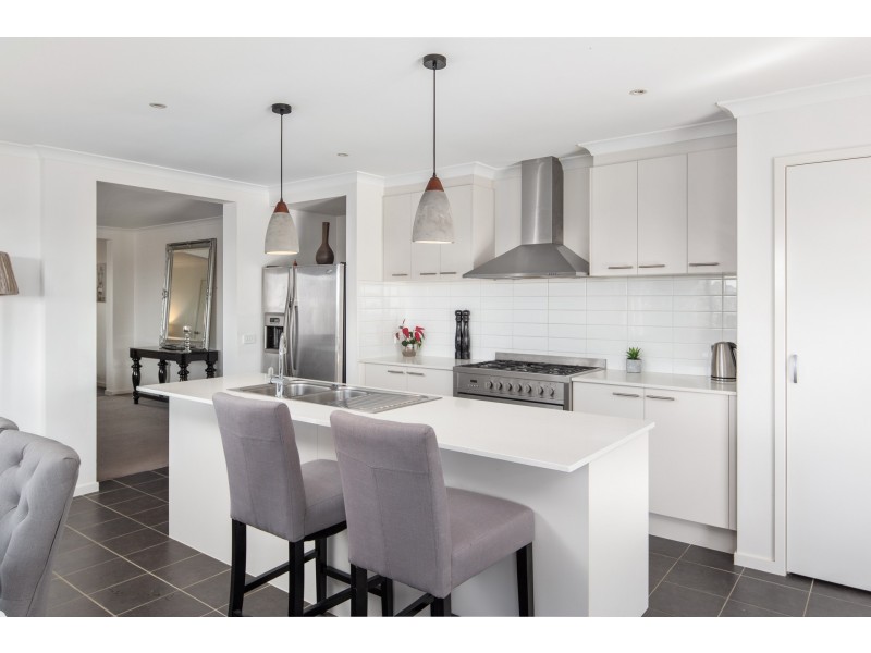 52 Grampian Boulevard, Cowes VIC 3922