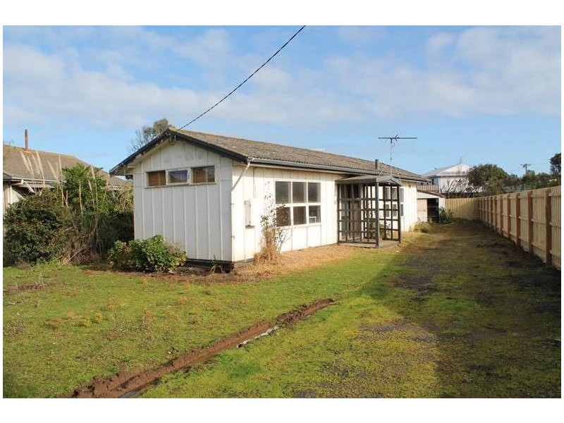 8 Glen Street, Surf Beach VIC 3922