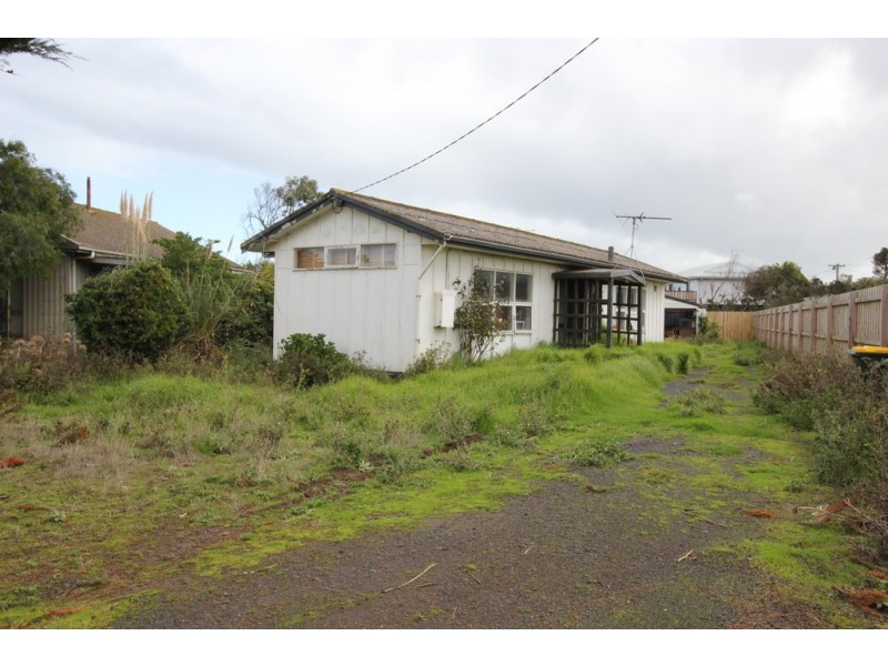 8 Glen Street, Surf Beach VIC 3922