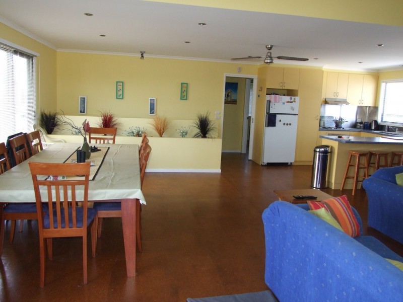 24 Bayview Drive, Cowes VIC 3922