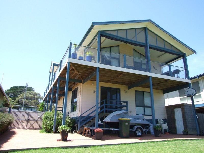 24 Bayview Drive, Cowes VIC 3922