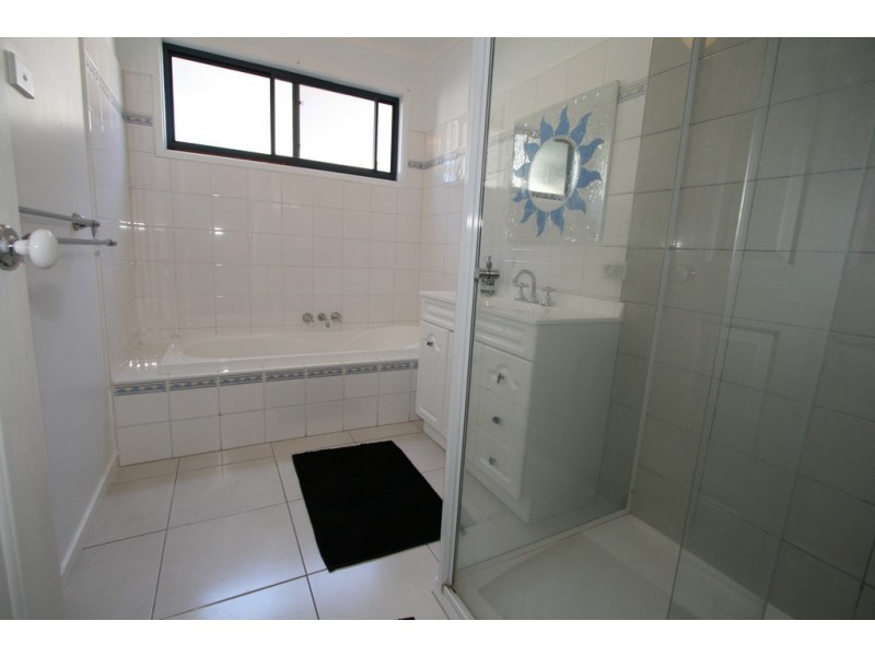 24 Bayview Drive, Cowes VIC 3922