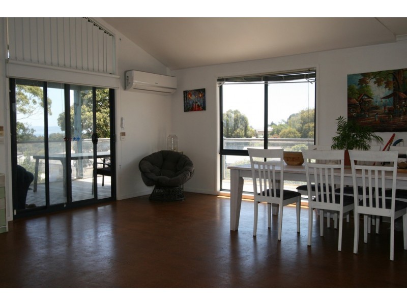 24 Bayview Drive, Cowes VIC 3922