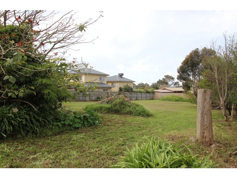 6 Baker Street, Cowes VIC 3922