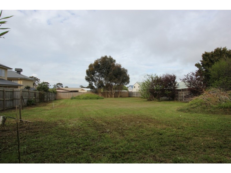 6 Baker Street, Cowes VIC 3922