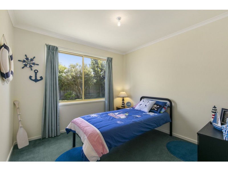 17 Carapooka Way, Cowes VIC 3922