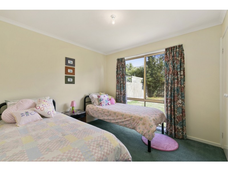 17 Carapooka Way, Cowes VIC 3922