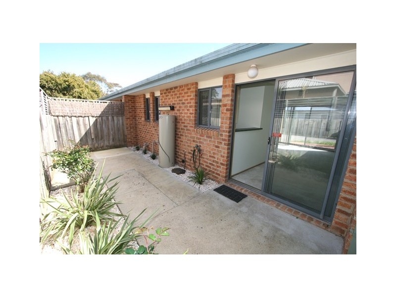 6/13 Douglas Road, Cowes VIC 3922
