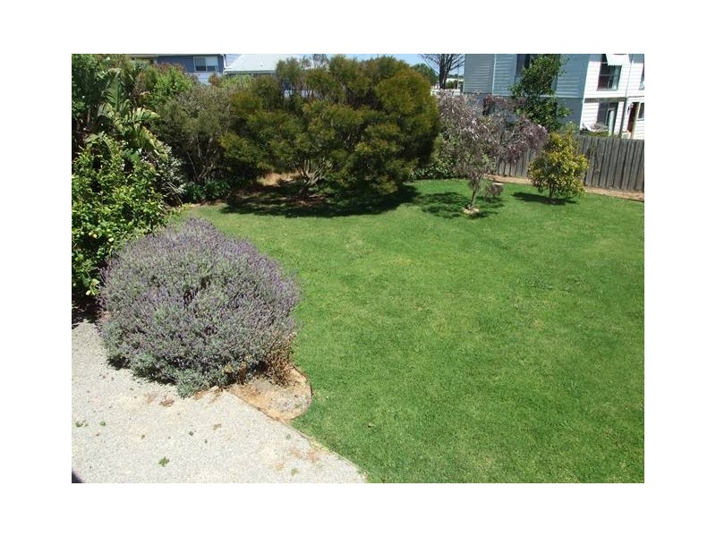 4 Anglers Road, Sunderland Bay VIC 3922