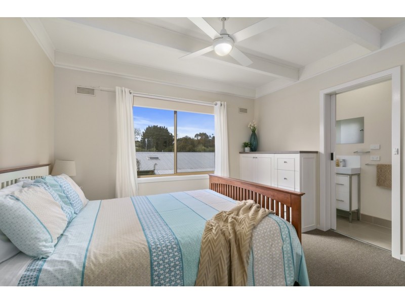 59 Bayview Drive, Cowes VIC 3922