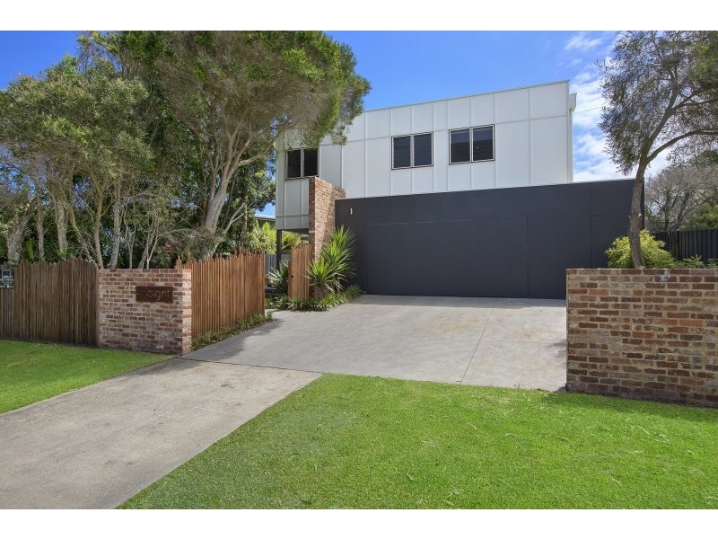 8 Manly Avenue, Cape Woolamai VIC 3925