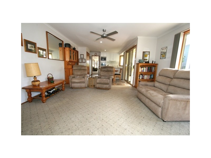 1 Parrakoola Way, Cowes VIC 3922