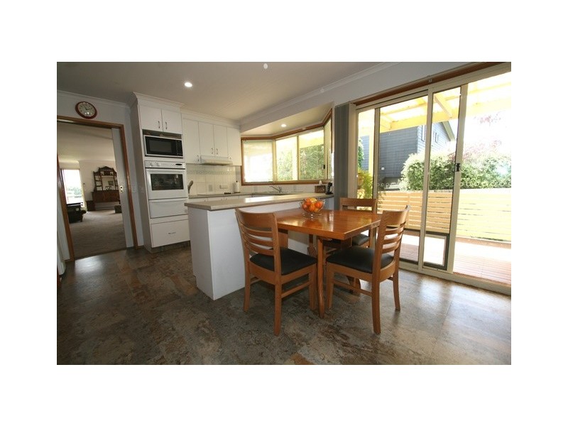 1 Parrakoola Way, Cowes VIC 3922