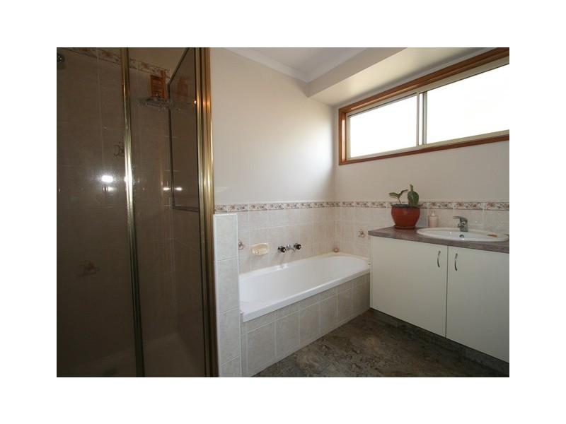 1 Parrakoola Way, Cowes VIC 3922