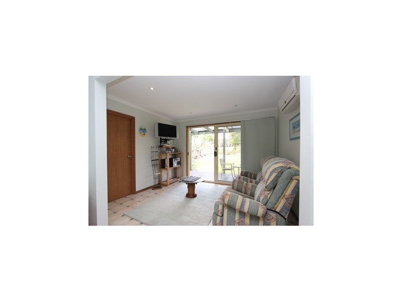 1 Dolphin Drive, Smiths Beach VIC 3922