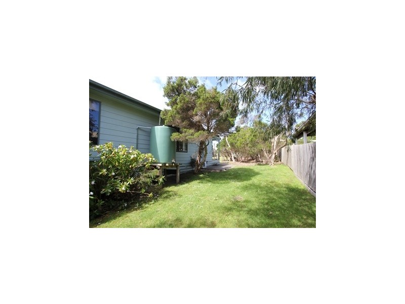 1 Dolphin Drive, Smiths Beach VIC 3922