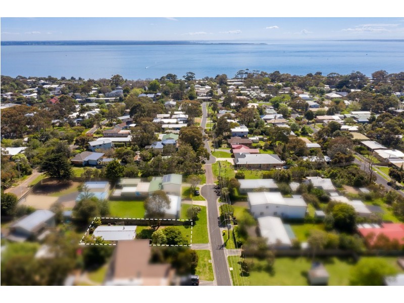 22 Raywood Avenue, Cowes VIC 3922