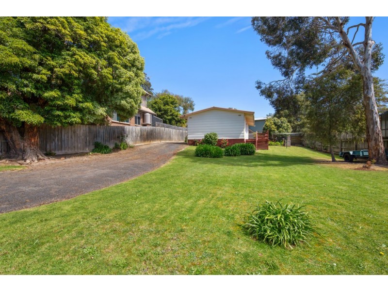 22 Raywood Avenue, Cowes VIC 3922