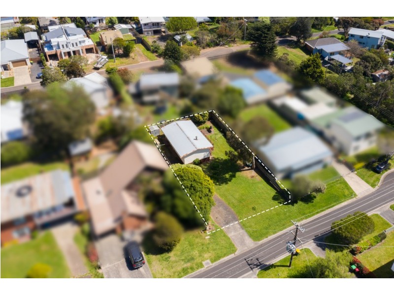 22 Raywood Avenue, Cowes VIC 3922