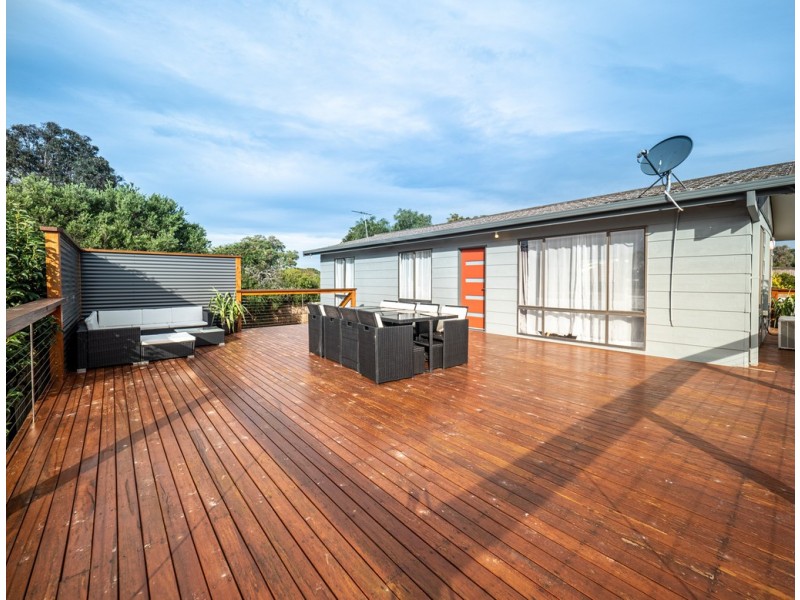 19 Shamrock Ave, Cowes VIC 3922