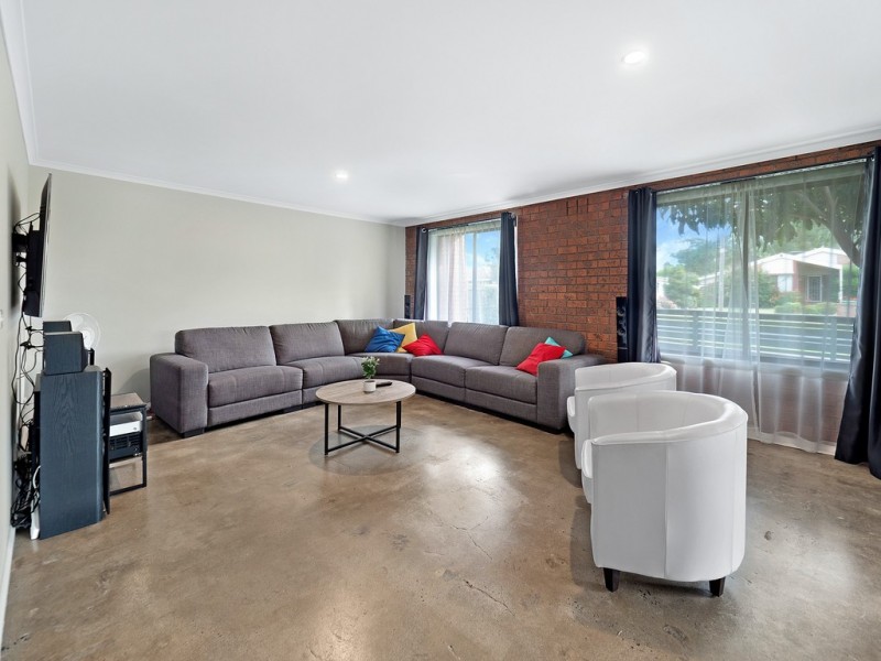 19 Shamrock Ave, Cowes VIC 3922