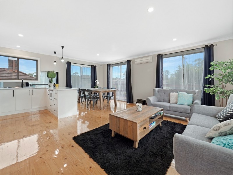 19 Shamrock Ave, Cowes VIC 3922