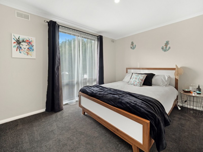 19 Shamrock Ave, Cowes VIC 3922