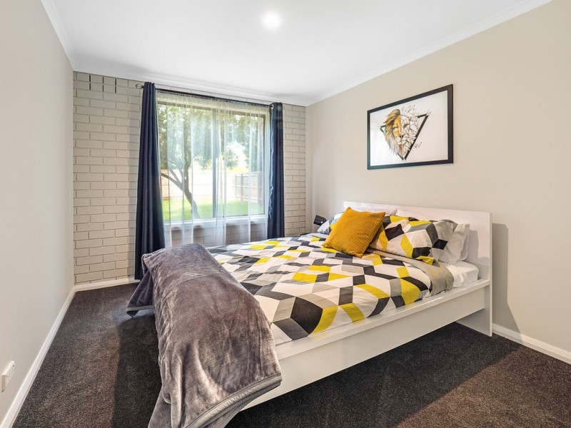 19 Shamrock Ave, Cowes VIC 3922