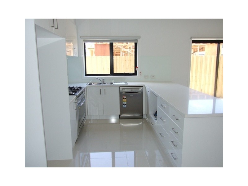 8 Ibis Court, Cowes VIC 3922