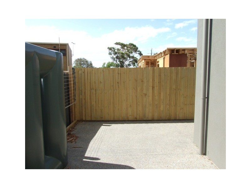 8 Ibis Court, Cowes VIC 3922