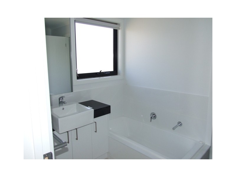 8 Ibis Court, Cowes VIC 3922