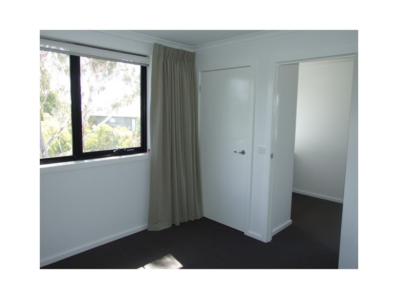 8 Ibis Court, Cowes VIC 3922