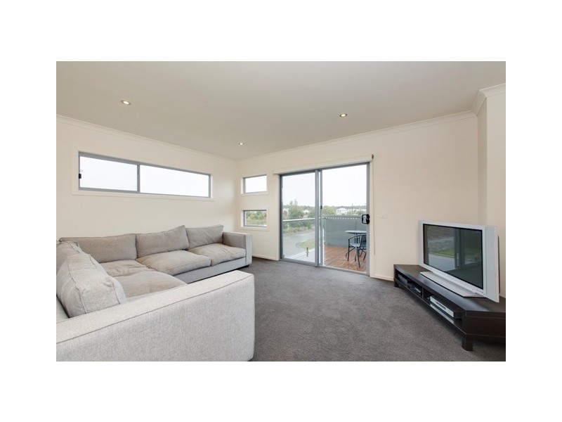 14 Cove Place, Cowes VIC 3922