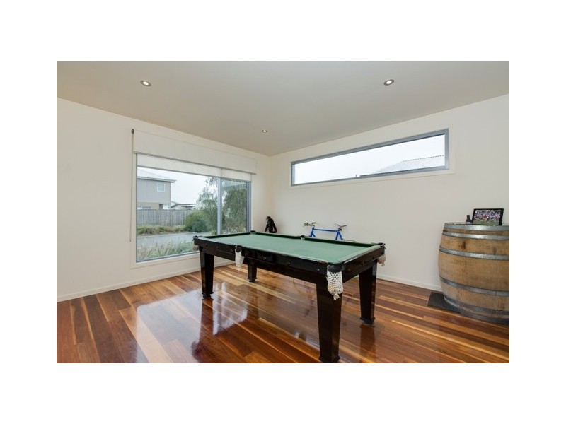 14 Cove Place, Cowes VIC 3922