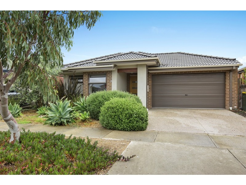 32 Boardwalk Boulevard, Cowes VIC 3922